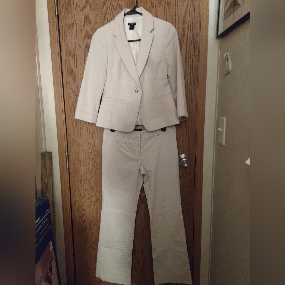 NWOT Ann Taylor suit pairing